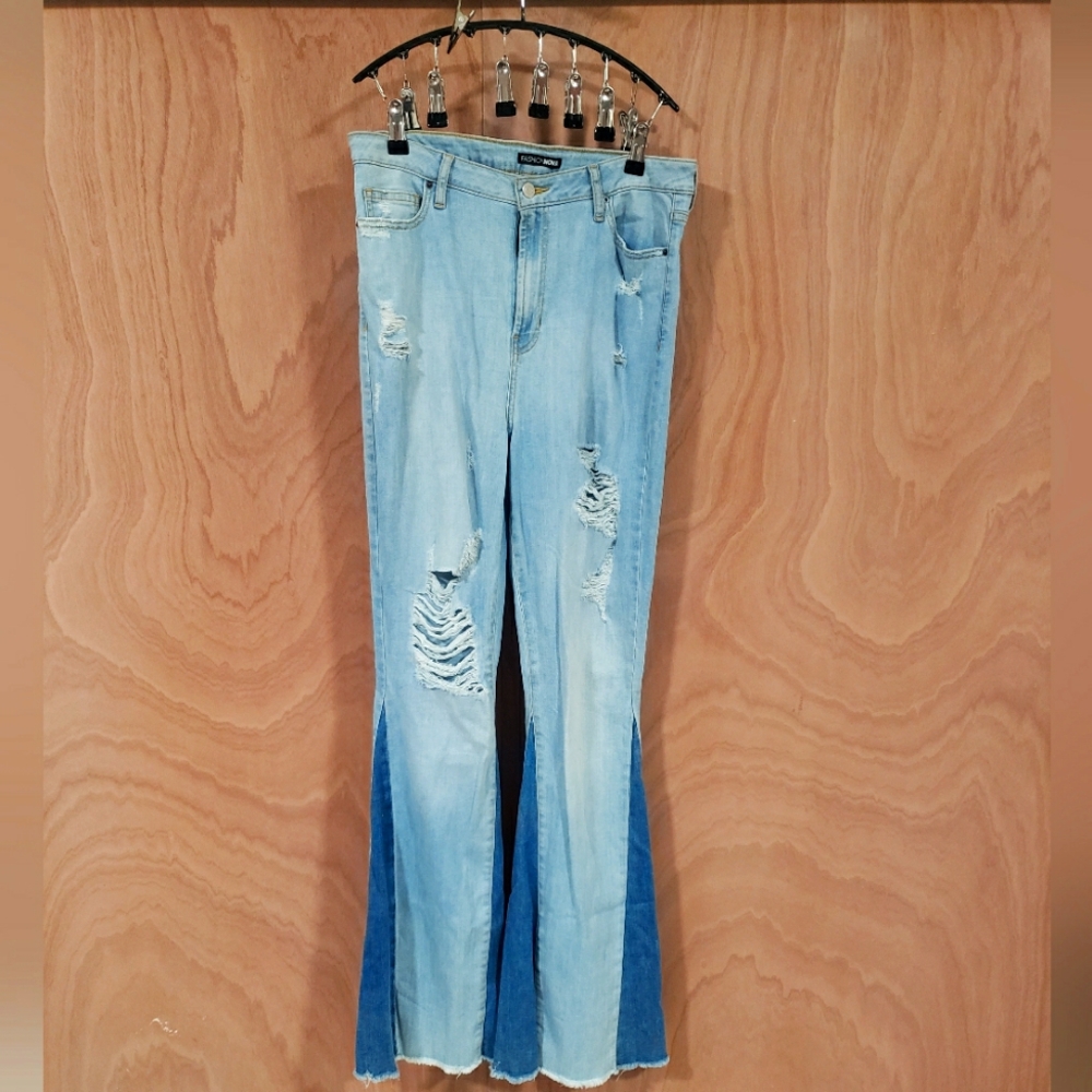 Fashion Nova size 15 2 tone flare Jeans.